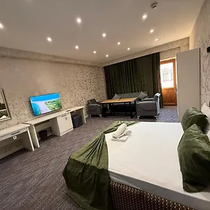 Hotel Black Mont, Bakoe